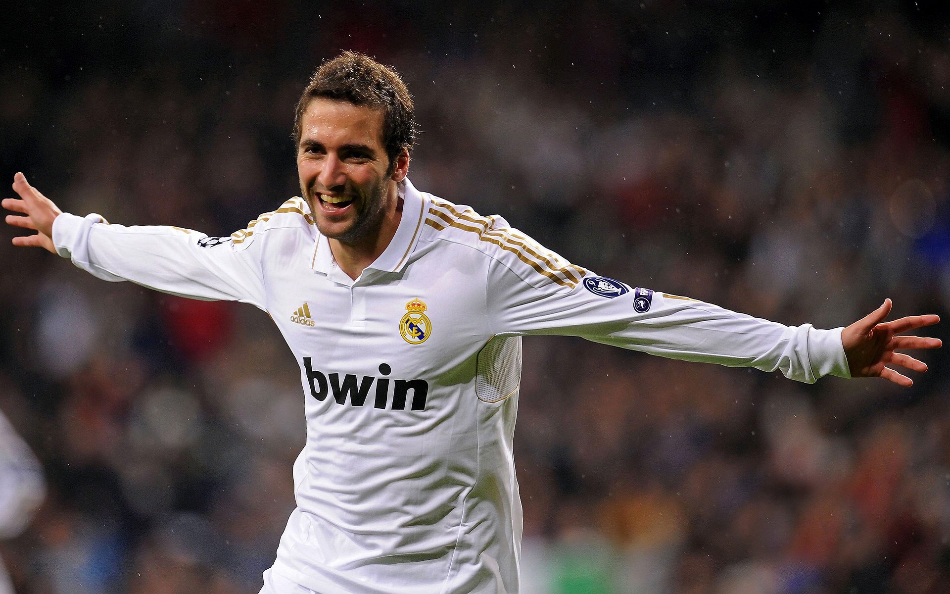 弗莱堡续写佳绩,锁定欧洲赛场资格,弗莱堡新主场启用